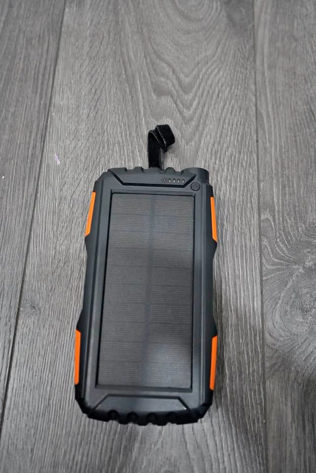 Power Bank Solar 42800 mAh 5 V 3,1 A QC 3.0 - Orange