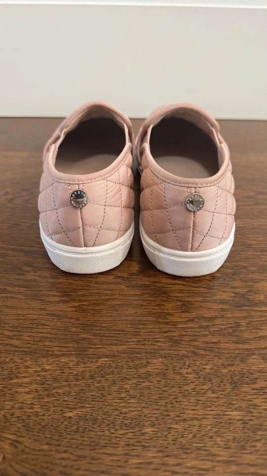 Steve Madden Pink Quilted Loafers Size 7 - photo 2
