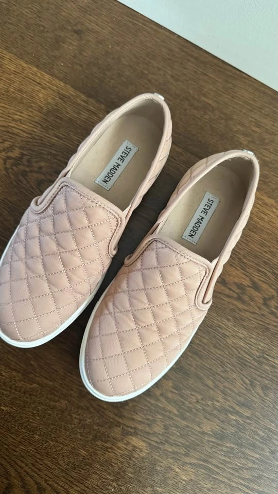 Steve Madden Pink Quilted Loafers Size 7 - photo 4