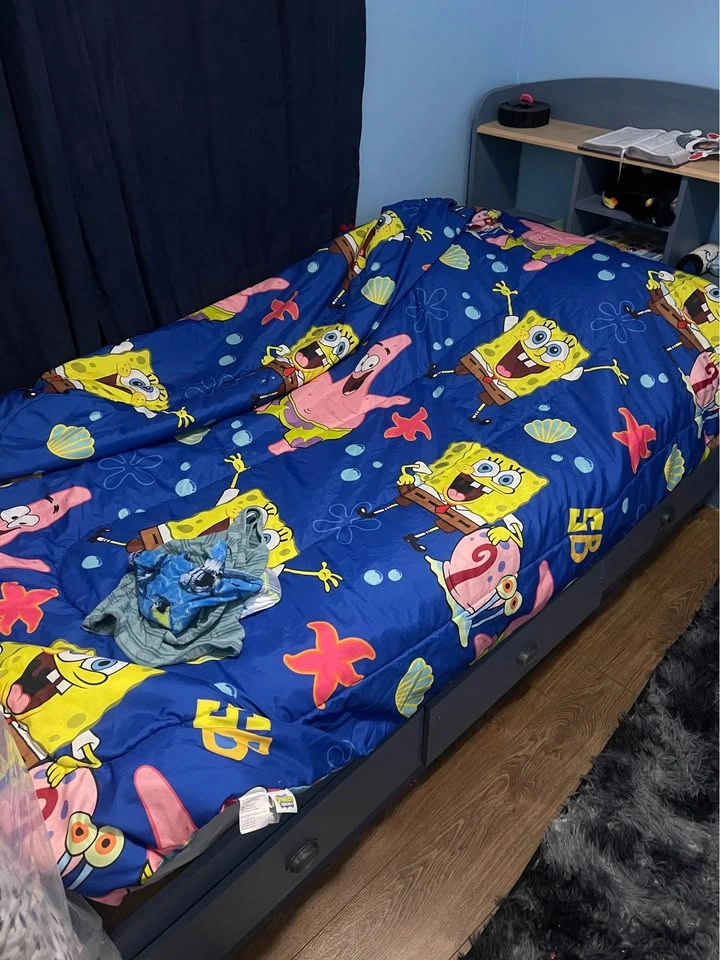 Toddler Twin bed with book shelf - photo 3