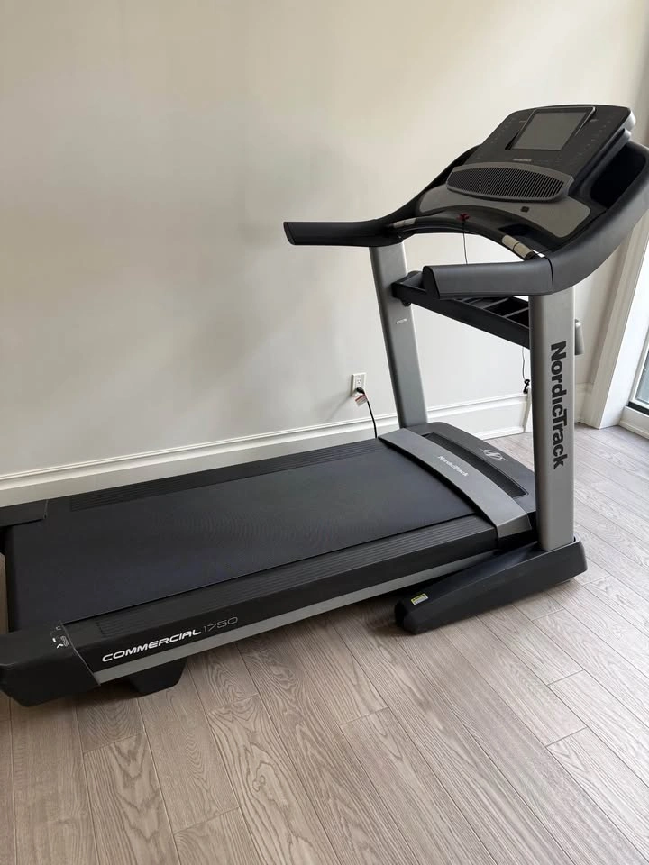 Nordic Track Treadmill Commercial 1750 - photo 2
