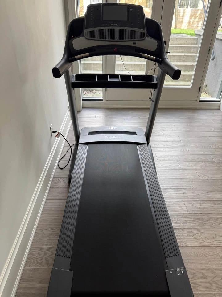 Nordic Track Treadmill Commercial 1750 - photo 3