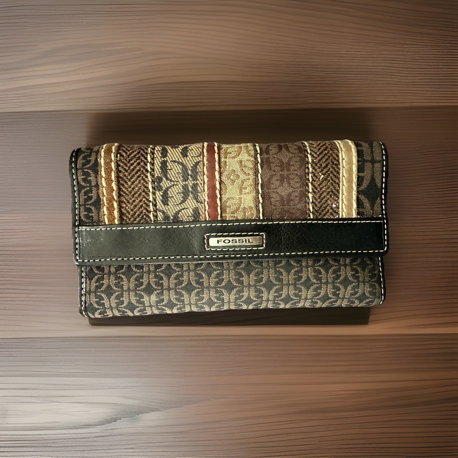 Fossil Women's Wallet w/ Geometric Design