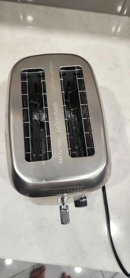 Black + Decker 2-Slice Stainless Steel Toaster - photo 2