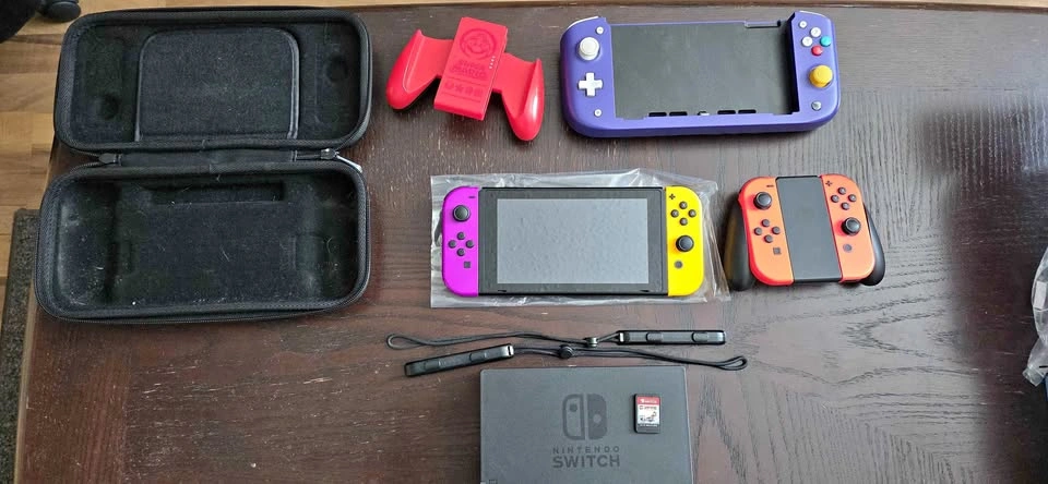 Nintendo Switch /TV Bundle
