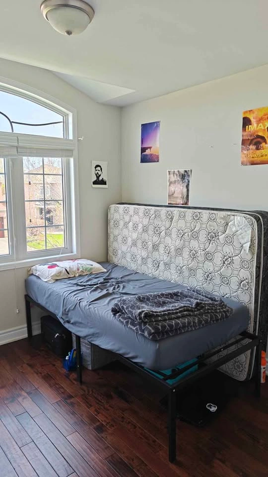 Private Room for Rent (May 10 - July 20) - photo 2