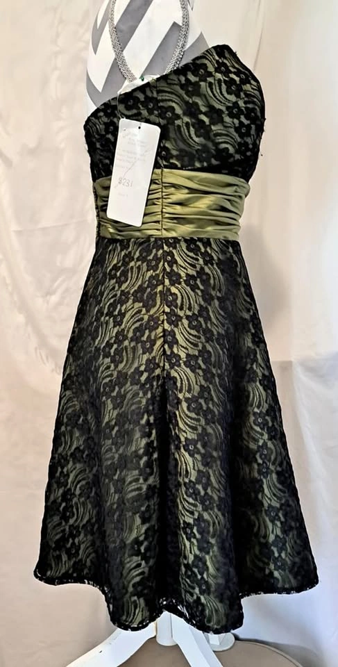 Emerald Green Lace and Satin Prom Dress Size 8