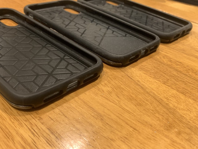 iPhone XR Otterbox Case - photo 3