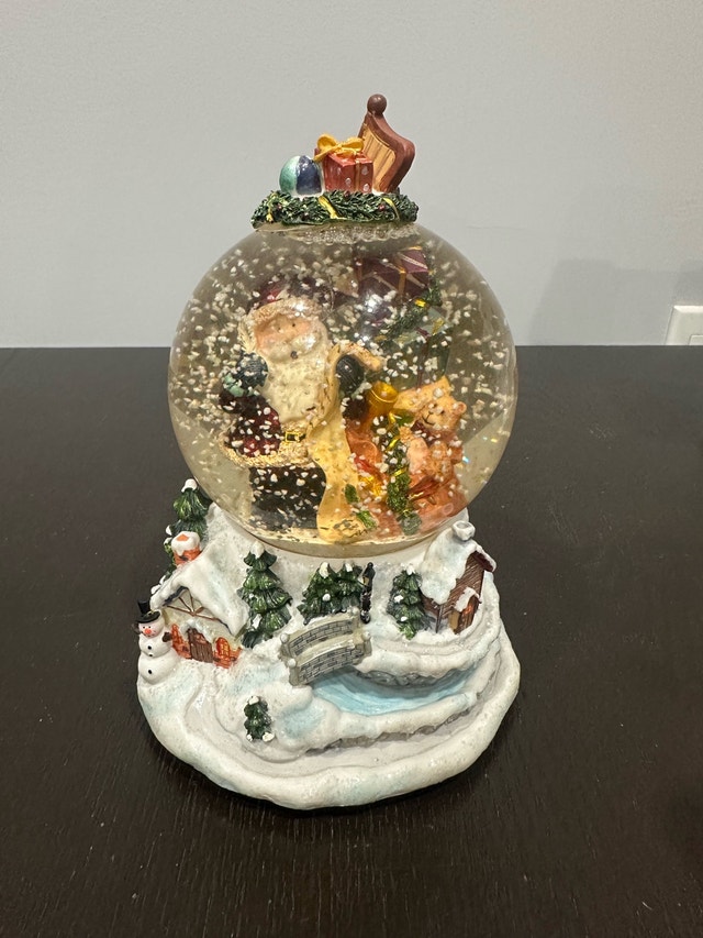 Christmas water snow globe