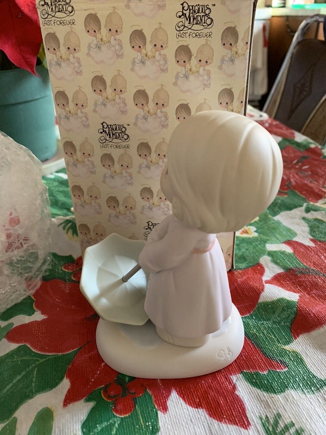 Precious Moments "The Sun Is Always Shining Somewhere" Doll - photo 3