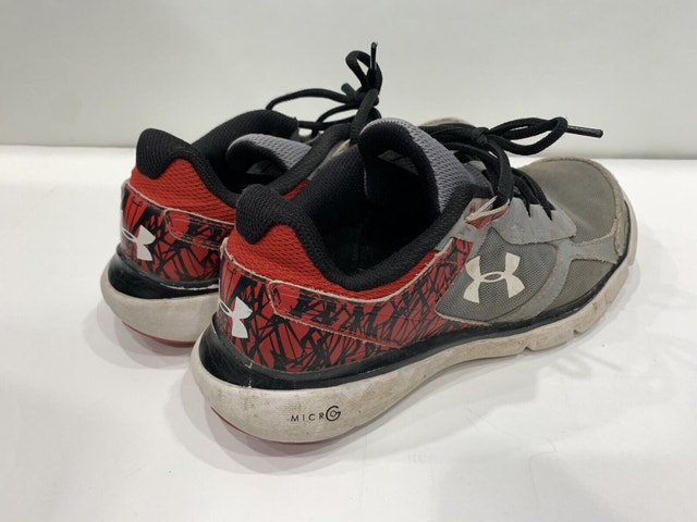 Youth Under Armour Running Shoes Size 7 - photo 4