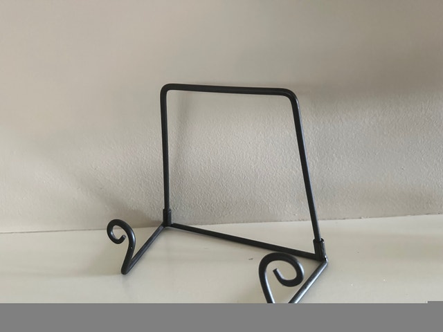 Decorative plate with stand - photo 3