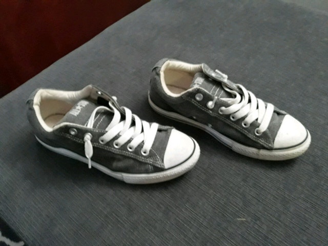 Converse All Stars - Size 6 - photo 2