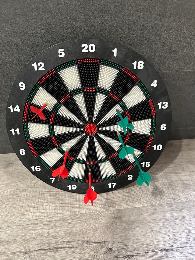Rubber Dart Board Game With 6 Soft Tip Darts - photo 2