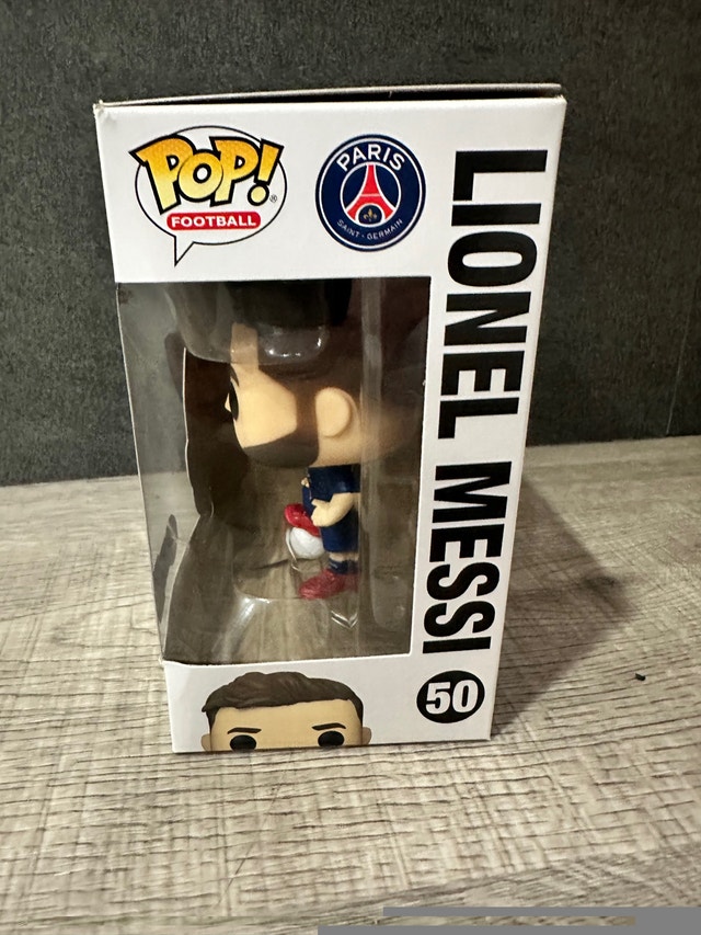 Lionel Messi Funko POP Football Brand New - photo 2