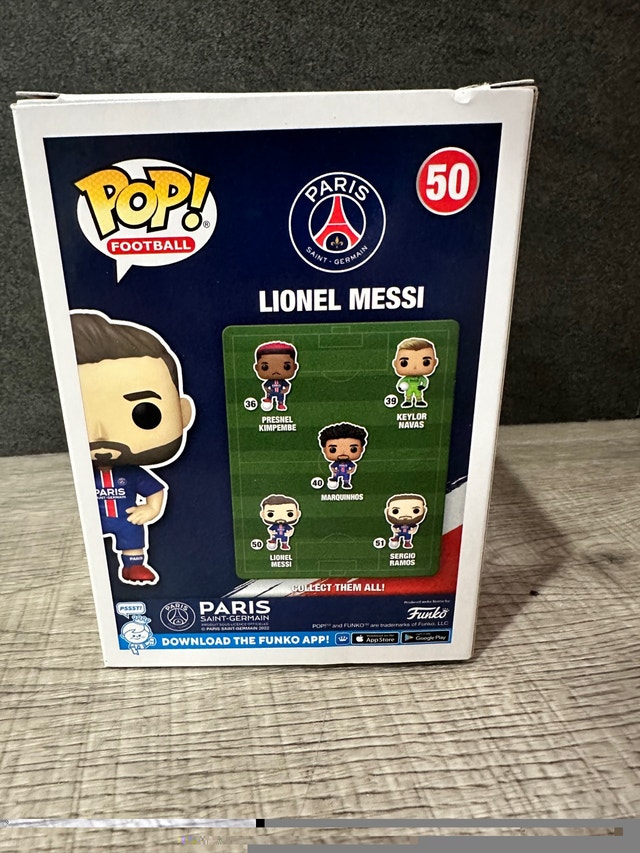 Lionel Messi Funko POP Football Brand New - photo 3