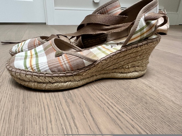 Women's size 6 Roxy shoes - photo 4