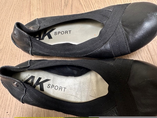 Women’s Anne Klein Black Sport Shoes Size 6 - photo 2