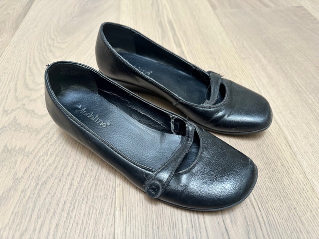 Women Size 6 Madeline Shoes