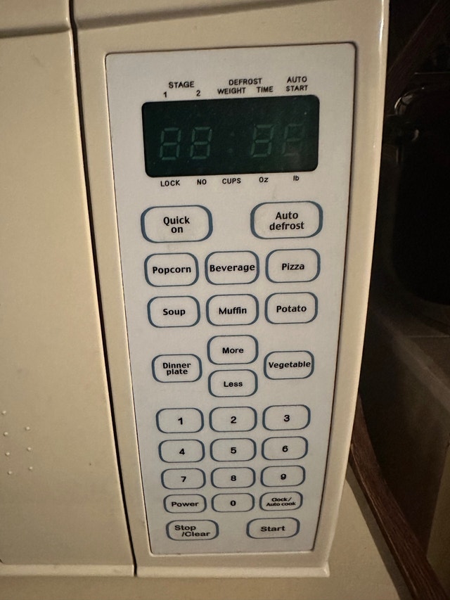 White Electrohome Microwave - photo 3