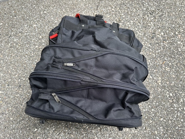 Unique Extendable Vintage Duffle Bag with Wheels - photo 3