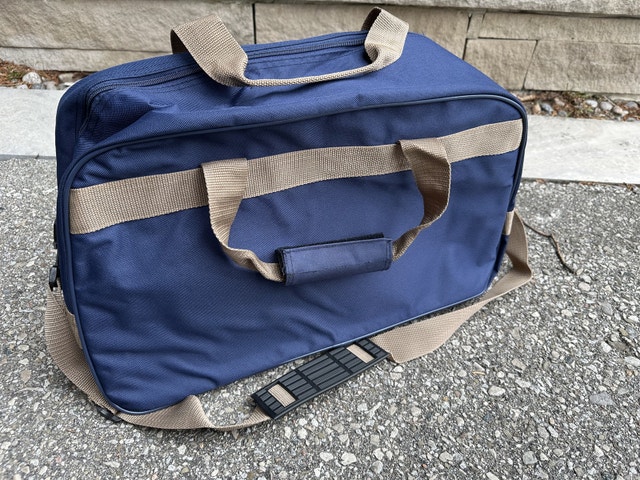 Beautiful Blue Brand New Vintage Rockport Side Bag - photo 2