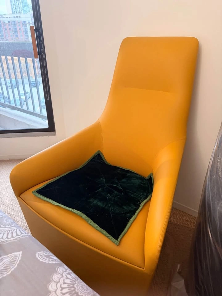 Highback lounge chair - photo 3