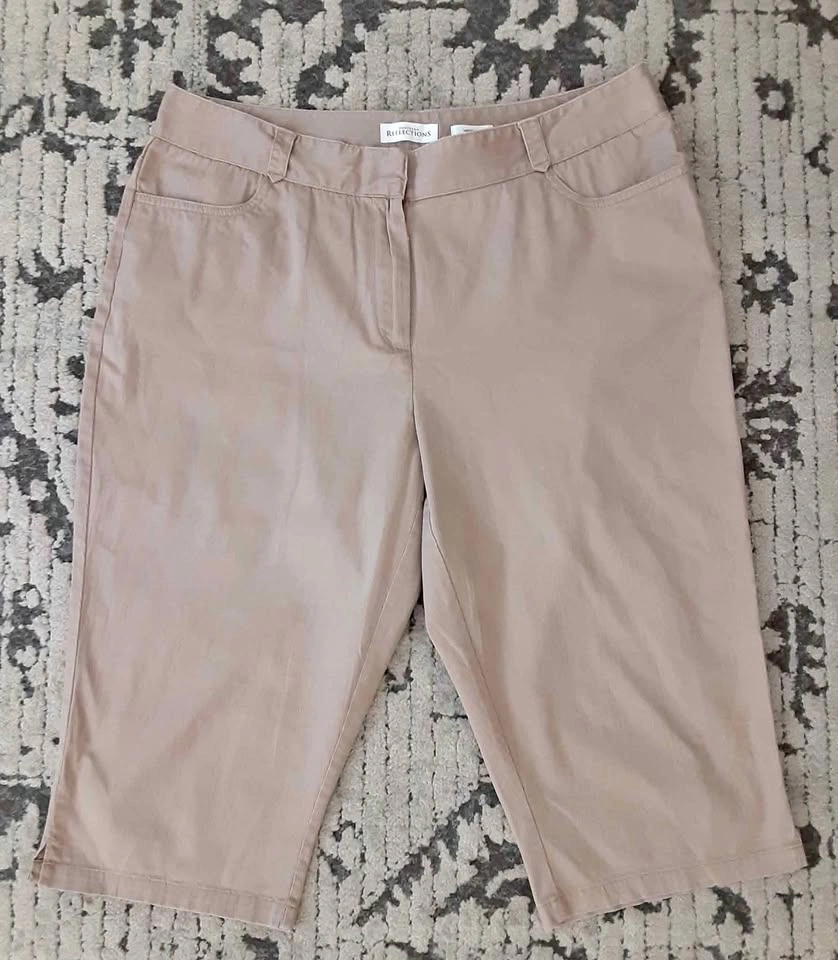 Northern Reflections Ladies Beige Capri Pants Size 14 🌱