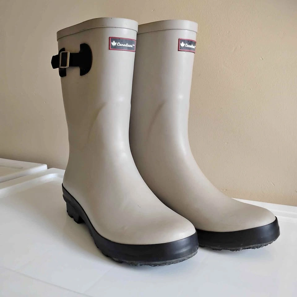 Ladies Rubber Boots - Size 9 🌱