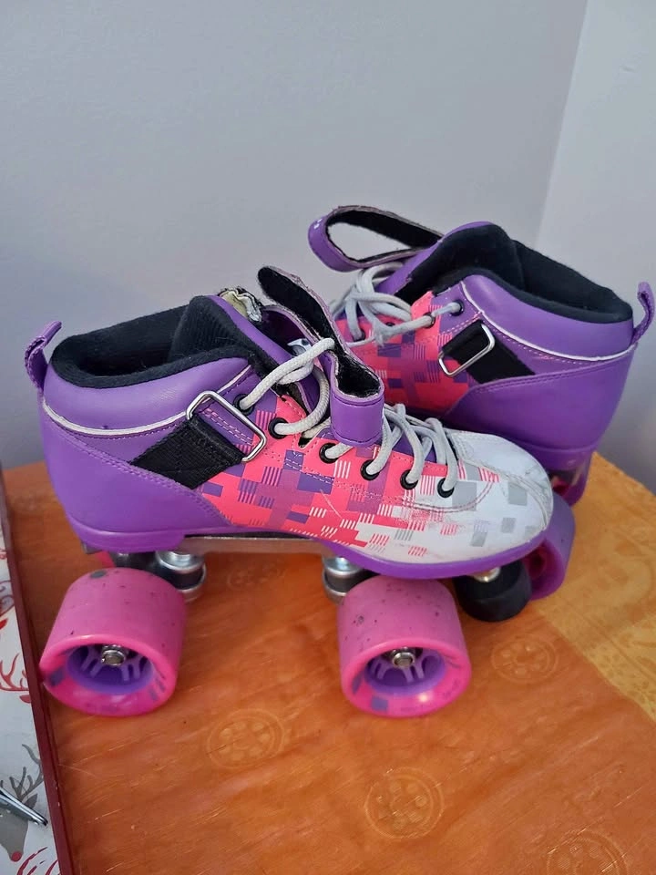 Riedell Dart Roller Derby Skates Size 4