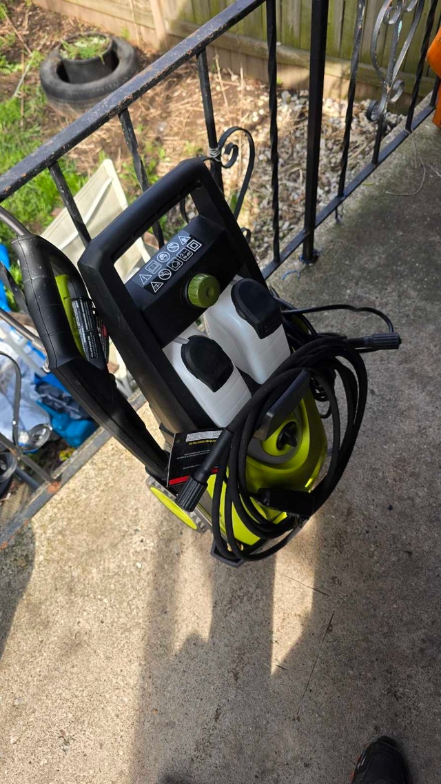 Sun Joe SPX3000 Pressure Washer 2000W - photo 3