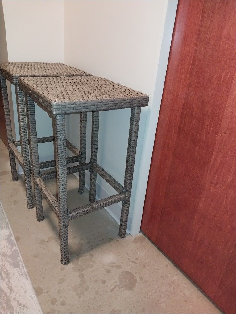 Set Of 2 Woven Bar Stools $20 Old Town - photo 2