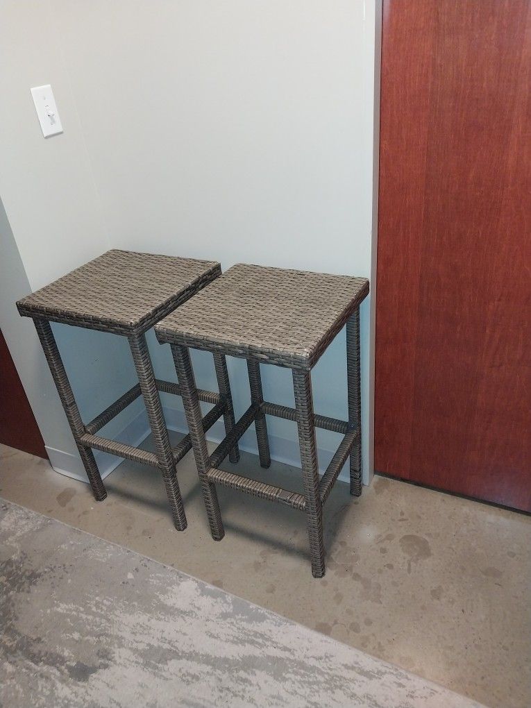 Set Of 2 Woven Bar Stools $20 Old Town - photo 4