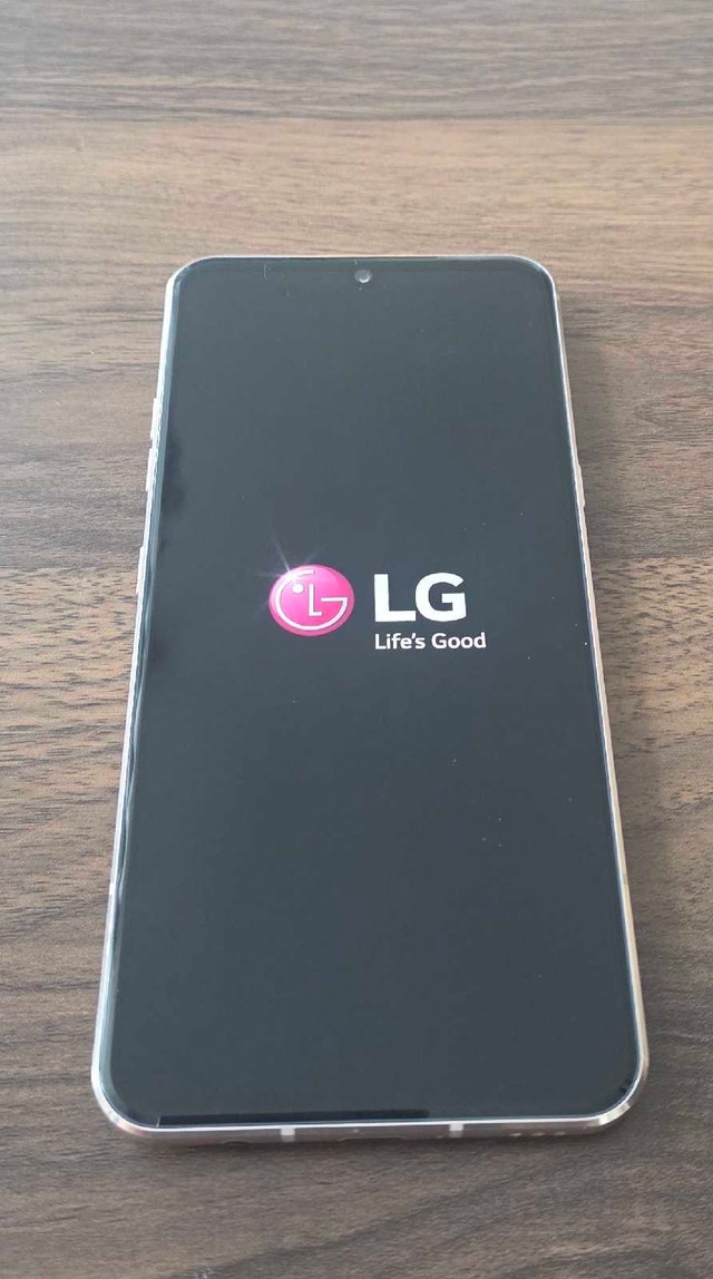 LG V60 ThinQ 5G - photo 2
