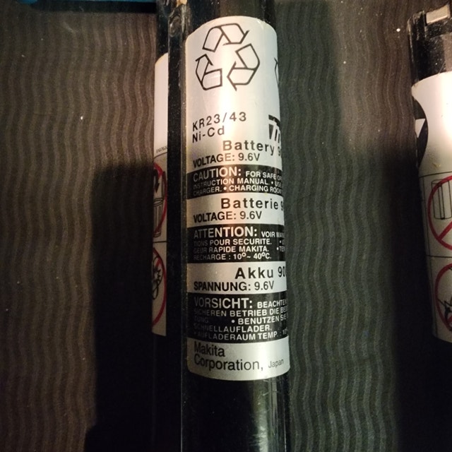 Makita Right Angle Drill and 9.6V Battery - photo 4