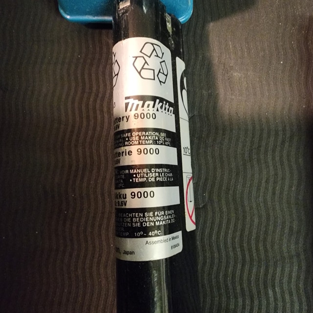 Makita Right Angle Drill and 9.6V Battery - photo 5
