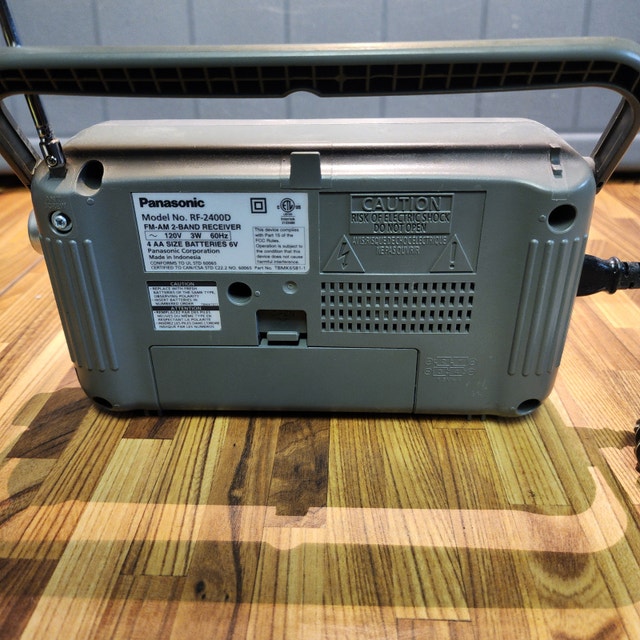 Panasonic RF-2400D AM/FM Radio - photo 5