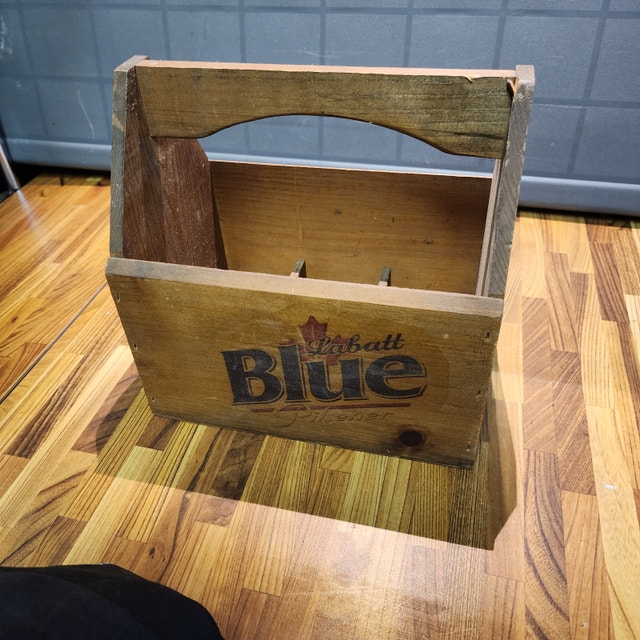 Labatt BLUE 6 Pack Beer Bottle Wood Holder - Vintage