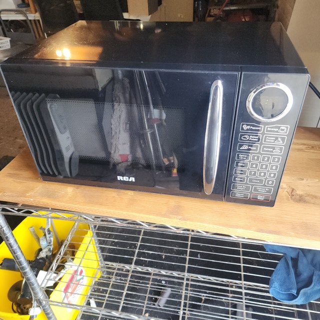 RCA Microwave Black Countertop Oven - photo 2