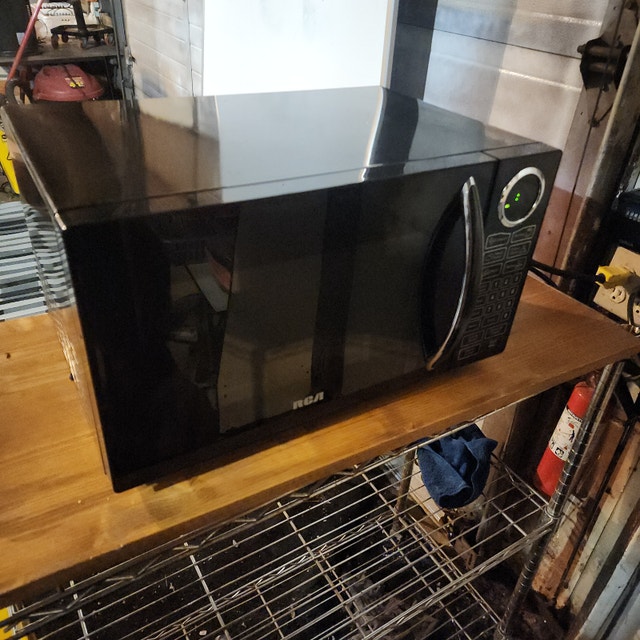 RCA Microwave Black Countertop Oven - photo 5