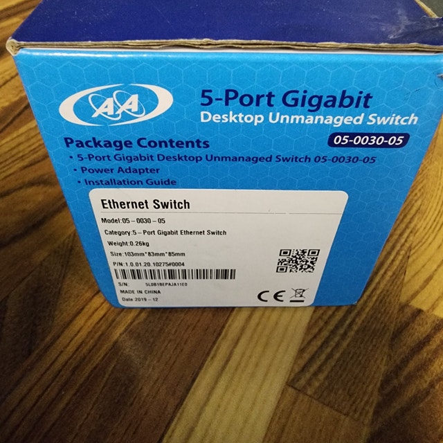 5-port Gigabit Desktop Switch 05-0030-05 - photo 2