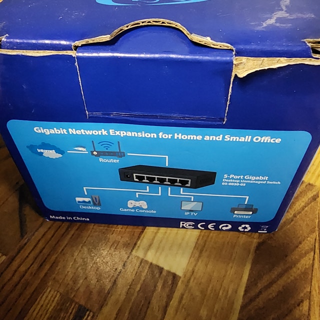 5-port Gigabit Desktop Switch 05-0030-05 - photo 3