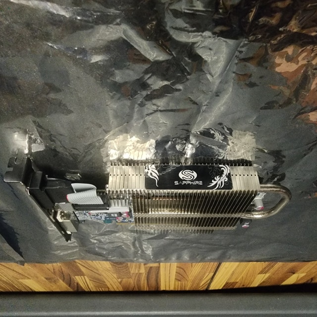 Sapphire Multi-Screen Video Card PCIE 1GB DDR3 - photo 4