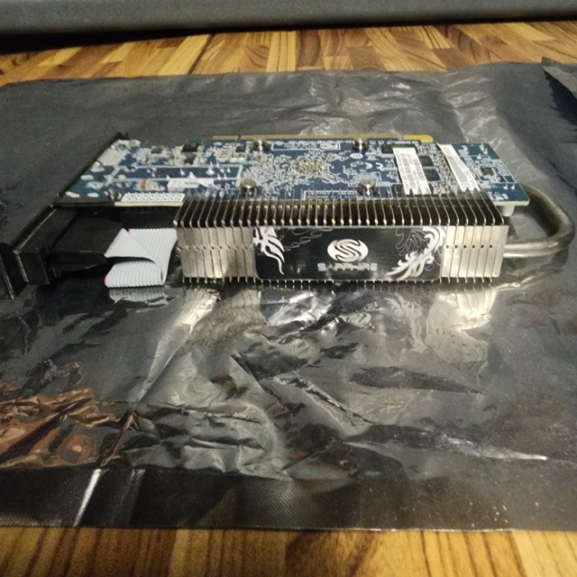 Sapphire Multi-Screen Video Card PCIE 1GB DDR3 - photo 5