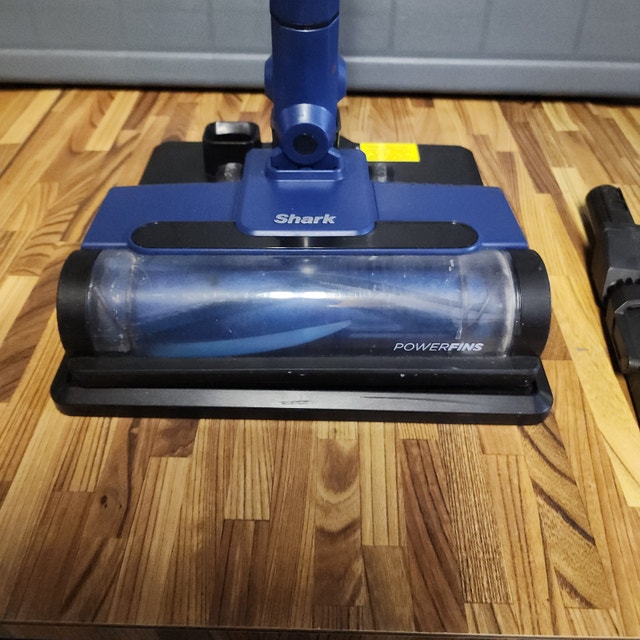 Shark Wireless Vacuum Cleaner - photo 2