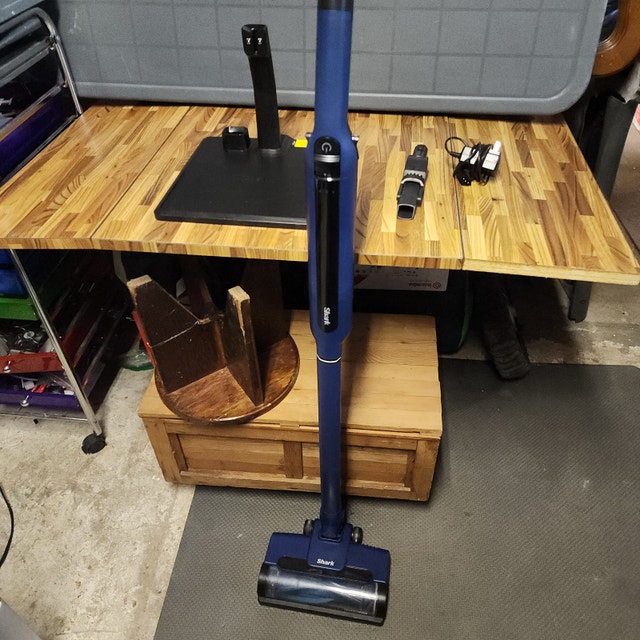 Shark Wireless Vacuum Cleaner - photo 3