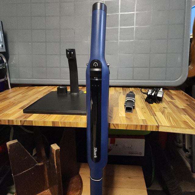 Shark Wireless Vacuum Cleaner - photo 4