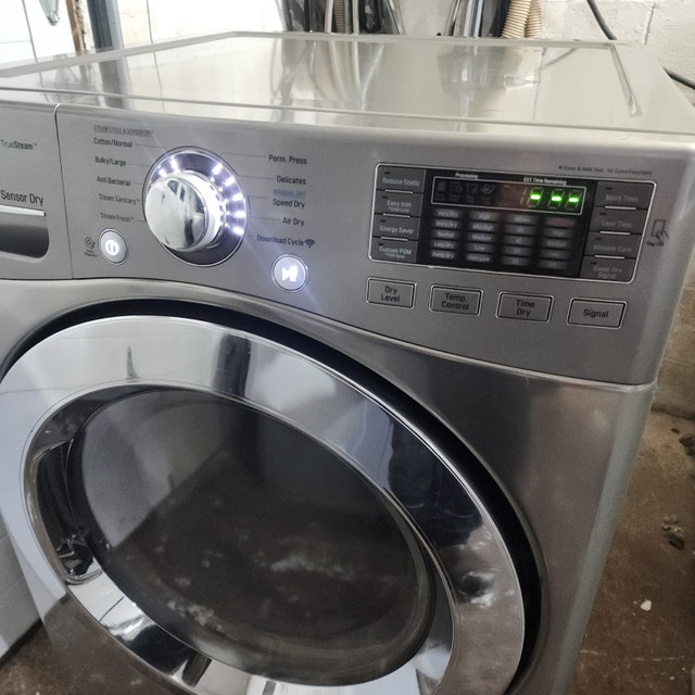 LG Electric Dryer with Steam - Serviced - photo 3