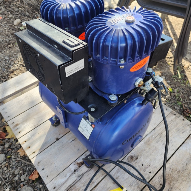 Jun-AIR Custom Dental Air Compressor 120psi 230V - photo 4