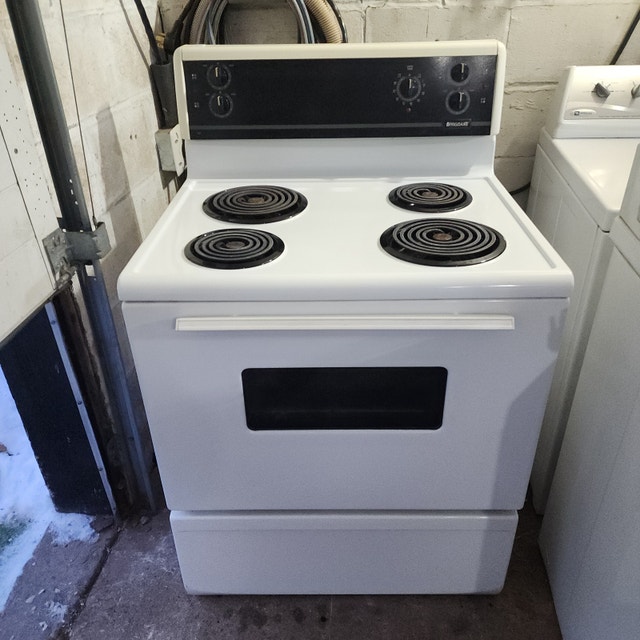 Frigidaire Electric Coil Stove - White - photo 4